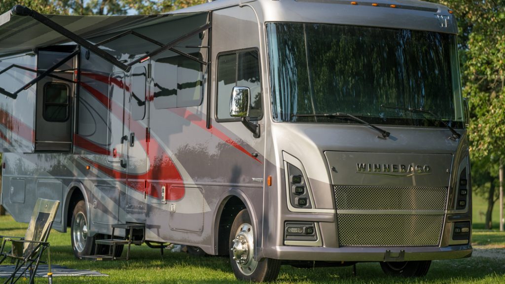 Winnebago Vista and Winnebago Sunstar Exterior